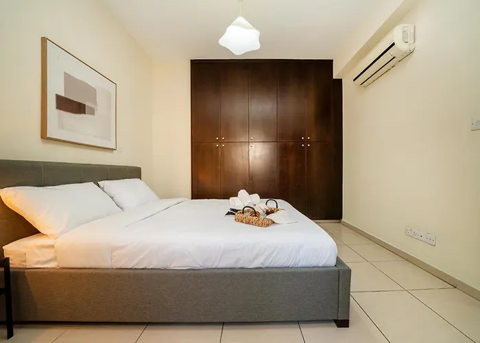 1 Bedroom Flat Near Center Нікосія